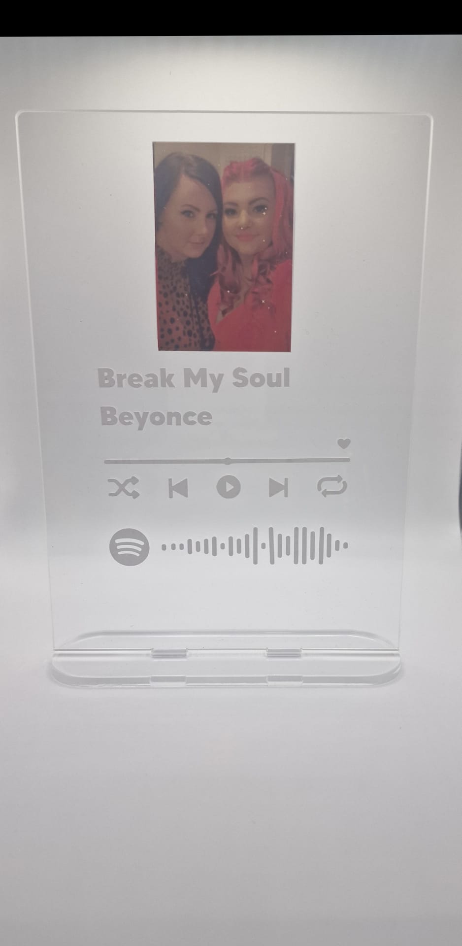 Photo song stand
